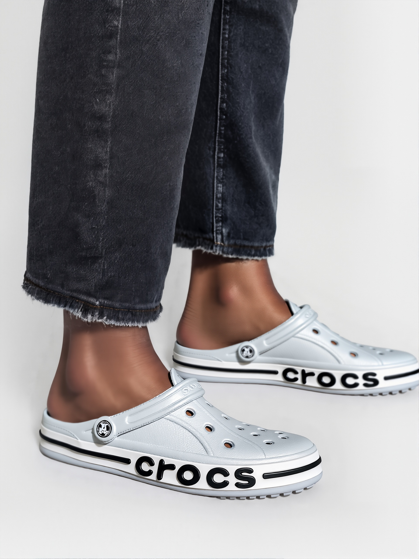 CROCS GRAY