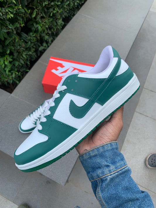 VARSITY GREEN